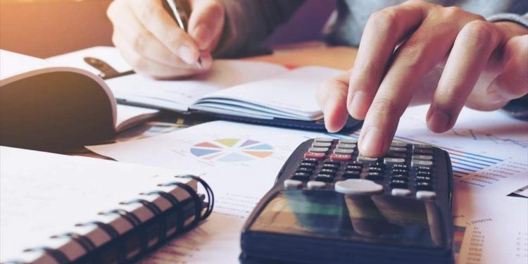 How to Manage Your Finances Without Hiring An Accountant in Your Business